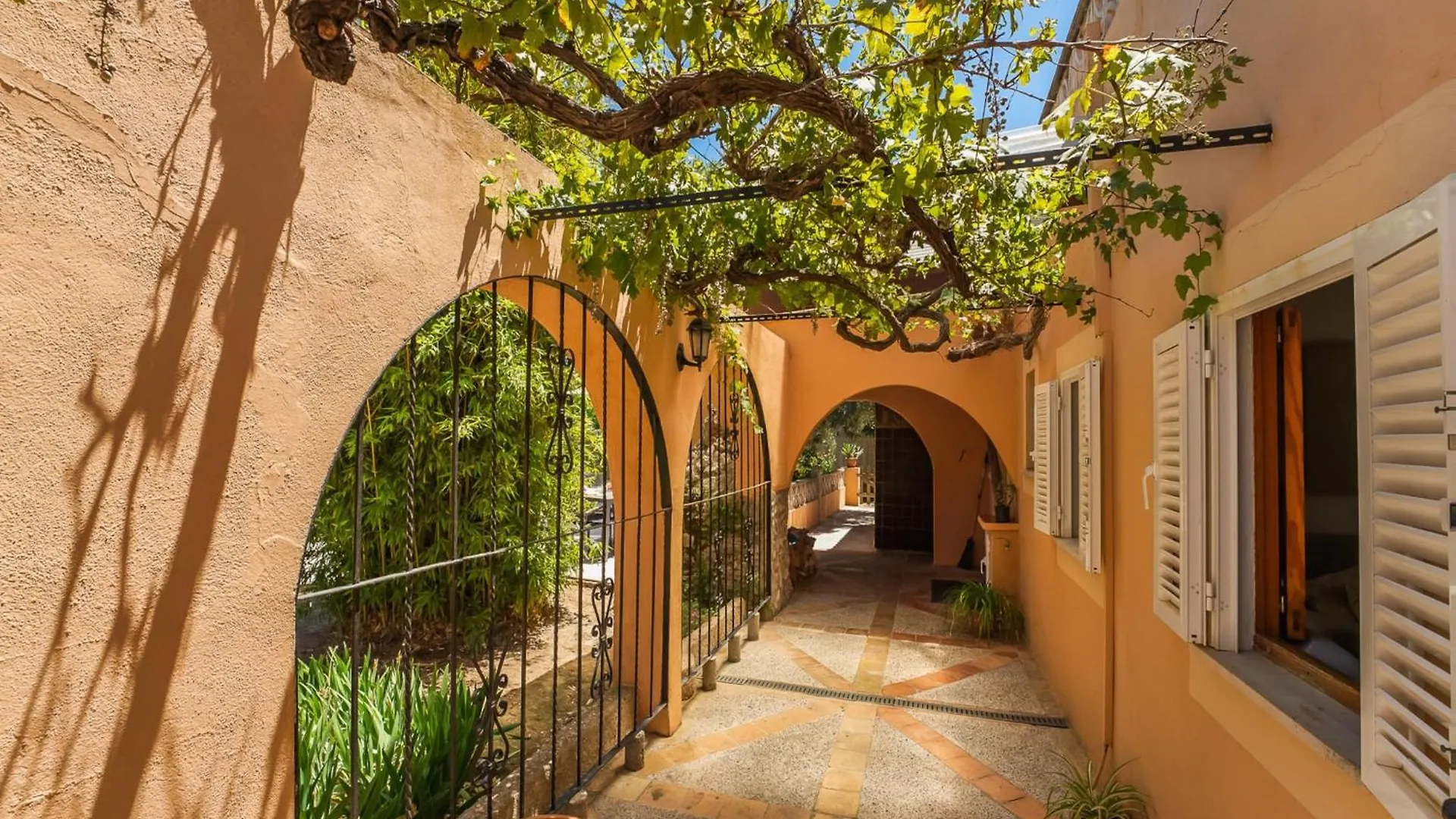 Charming Country House In Alcudia 펜션 알쿠디아