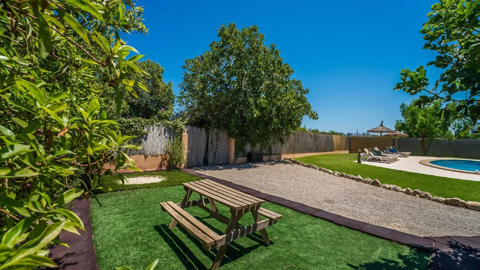 Charming Country House In Alcudia İspanya